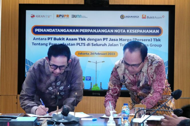 
 Jasa Marga dan PTBA Lanjutkan Kolaborasi Pengembangan PLTS di Jalan Tol