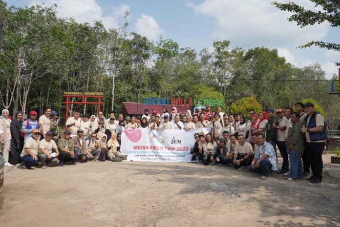 
 SKK Migas Sumbagsel – KKKS Sumsel lakukan Field Trip dengan FJM Sumsel di Daerah Mitra Binaan PHR Zona 4