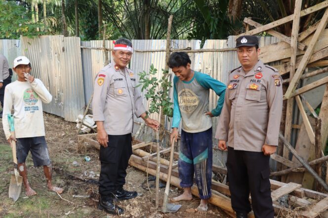 
 Tema “Polri Lestarikan Negeri, Penghijauan Sejak Dini” Polres Muratara Bersama Polres Se-Indonesia Serentak Lakukan Penanaman Pohon