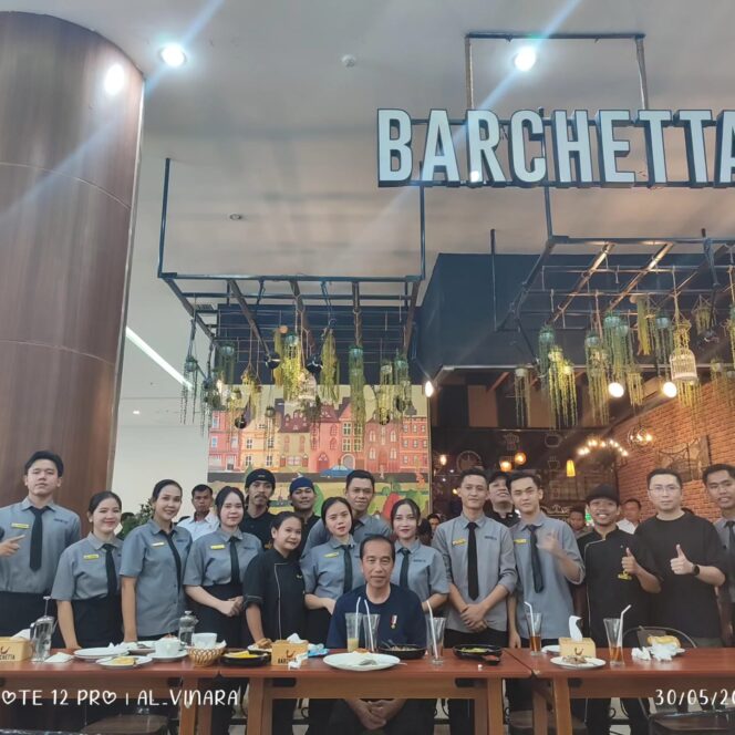
 Presiden RI Joko Widodo Beserta Rombongan Kunjungi Caffe Barchetta