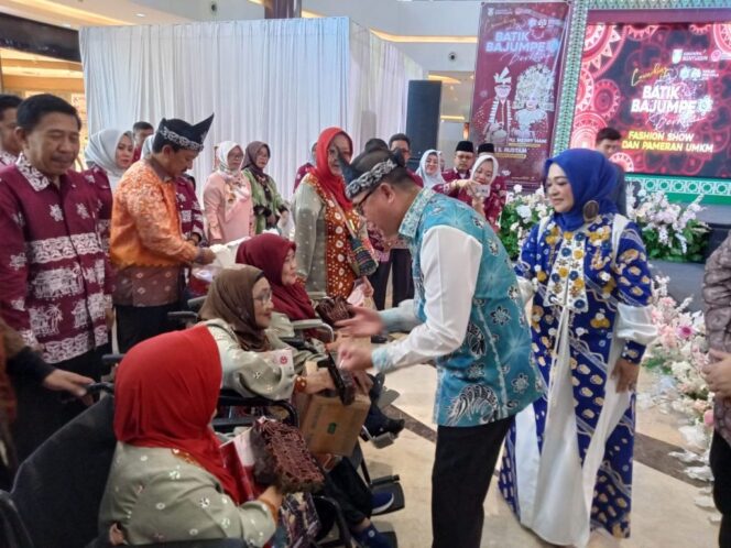 
 Usai Dilaunching, Batik Jumputan Pedade Berkilau Siap Bersaing di Tingkat Nasional