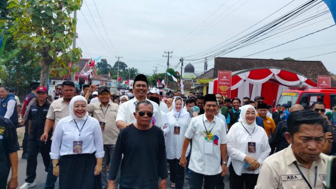 
 6 Partai Politik dan Ribuan Masyarakat Hantarkan Pasangan Abusama-Misnadi Daftar Ke KPU