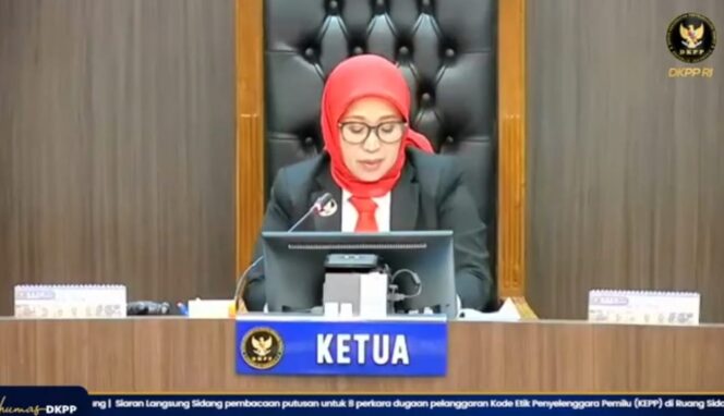 
 Terbukti Melanggar Kode Etik, DKPP berikan Sangsi Peringatan Terhadap 5 Anggota KPU Mura dan 3 Anggota Bawaslu Mura