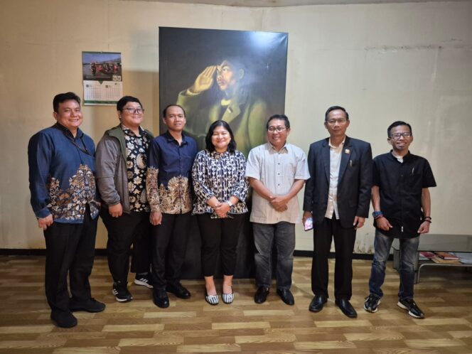 
 Ketum SMSI Firdaus Bersama Sekjen Makali Kumar Terima Kunjungan Tim KPK untuk Cegah Korupsi di Sektor Usaha Media Siber