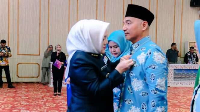 
 Bupati Lantik Pengurus TP PKK, Forum Perempuan Musi Rawas Mantab, GOW Dan Tim Pembina Posyandu