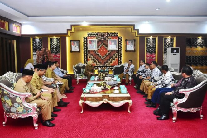 
 Bupati Musi Rawas Hj Ratna Machmud, Apresiasi PGRI, Siap Bersinergi Majukan Pendidikan Daerah