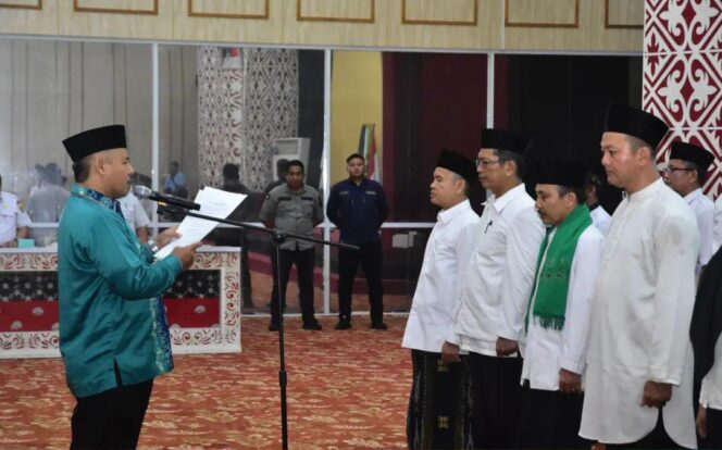 
 Wabup Musi Rawas Lantik Pengurus MUI Baru, Fokus Perkuat Peran Keagamaan dan Anti Radikalisme