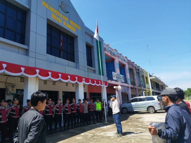 
 APMB Demo di Kejari Musi Rawas, Desak Penuntasan Kasus Korupsi Yang Mangkrak