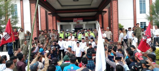 
 Somasi Wartawan, Ratusan Wartawan Gelar Aksi Minta Bupati Copot Jabatan Kadinsos