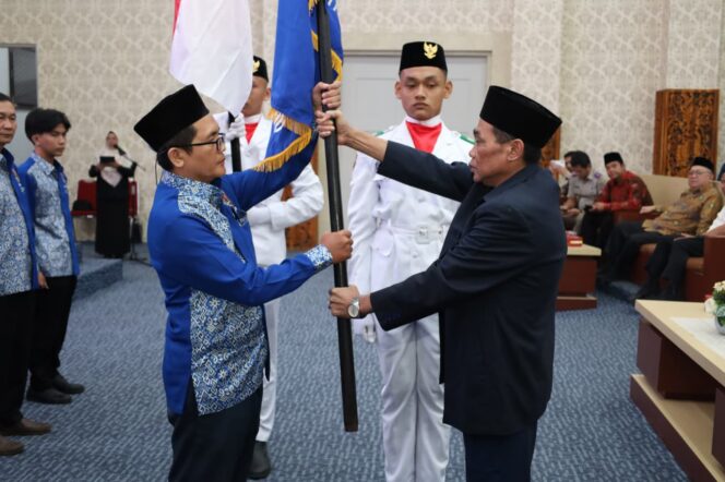 
 Ketua PWI Sumsel Kurnaidi, ST Lantik Pengurus PWI Lubuk Linggau Periode 2026-2029