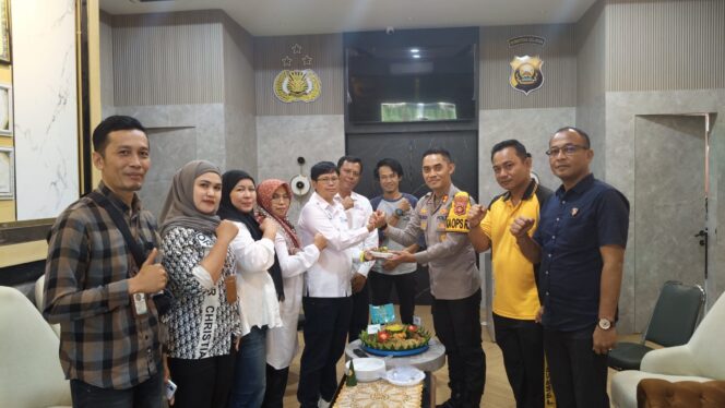 
 Perkuat Sinergi, Kapolres OKU Selatan Persembahkan Media Center di HPN 2026