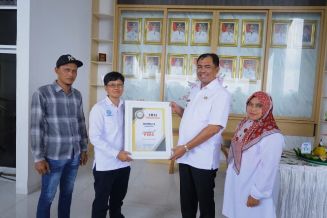
 HPN 2026 Jadi Momentum, SMSI OKU Selatan Nobatkan Bupati Abusama Sahabat Pers
