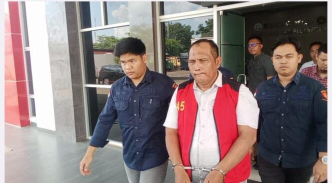 
 Pidsus Kejari Banyuasin Tahan Kades Sebokor Aktif 2 Periode, Dugaan Korupsi Dana Desa