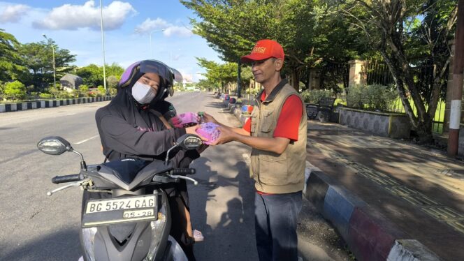 
 Jelang Akhir Ramadhan 1447 H, SMSI Musi Rawas Kembali Bagikan Ratusan Takjil 
