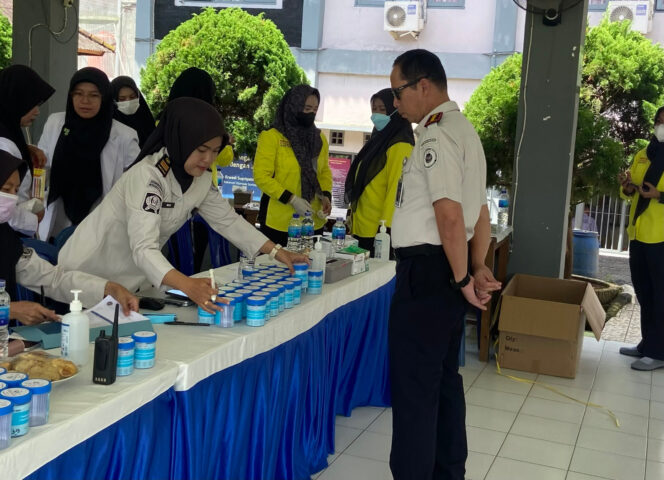 
 Lapas Banyuasin Gelar Tes Urine Serentak dalam Peringatan HBP ke-62, Semua Peserta Dinyatakan Negatif