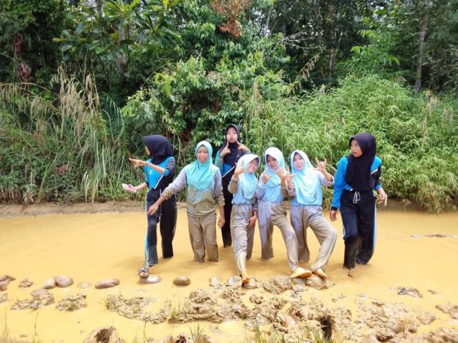 
 Akses Jalan Desa Sadu Kecamatan BTS Ulu Kabupaten Musi Rawas “Berlumpur”