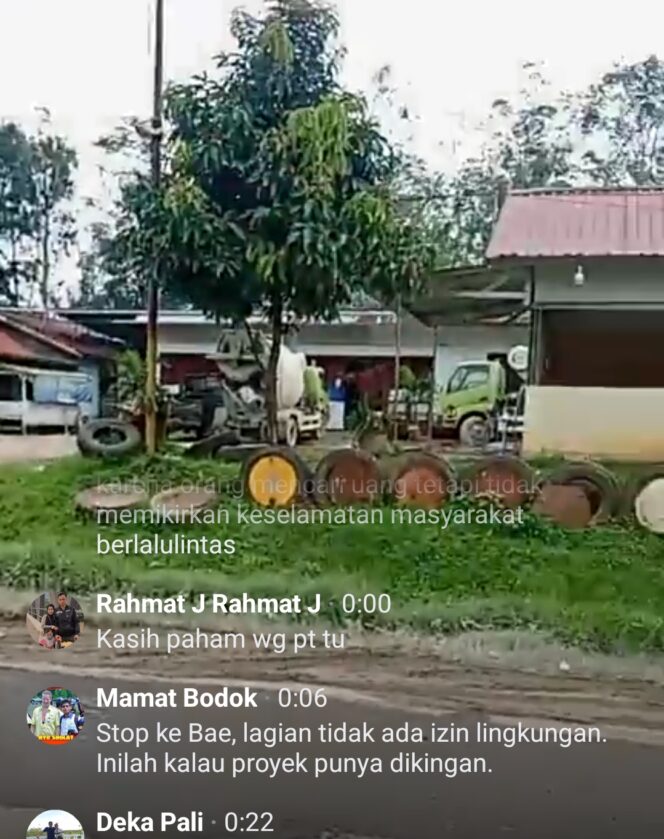 
 Batu Kerikil Berserakan di Jalan Bahayakan Pengendara, Warga Desak Aktivitas Batching Plant di Simpang Raja Ditutup
