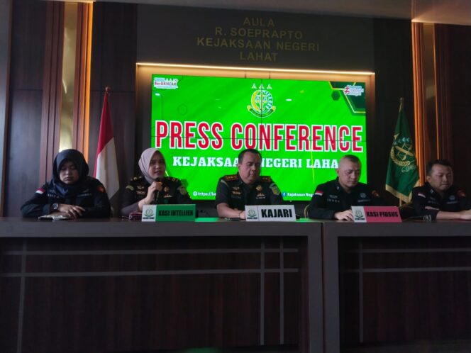 
 Kejari Lahat Tegaskan Isu Pemerasan DPRD Hoaks, Penanganan Kasus Sesuai Prosedur