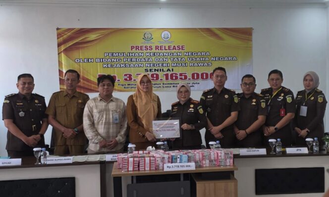 
 Kajari Musi Rawas Berhasil Melakukan Pemulihan Keuangan Negara Senilai Rp 3,7 Milyar Pada Dinas PU BM Musi Rawas