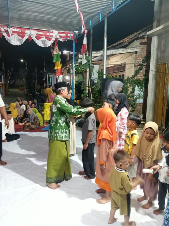 
 Meriahkan HUT ke 81 Kemerdekaan RI, RT 06 Mengadakan Bermacam Perlombaan dan Do’a Bersama