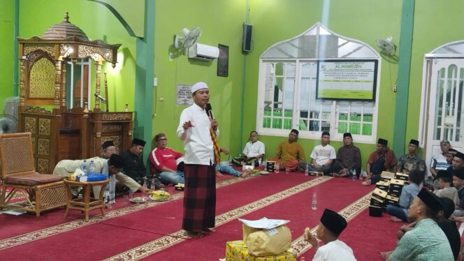 
 Ratusan Jamaah Masjid Al Mukhlisin Hadiri Peringatan Maulid Nabi Muhammad SAW 1448 H