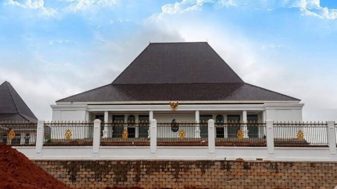 
 Proyek Pembangunan Rumdin Bupati dan Pembangunan Tiang Pancang Mess Gedung Serbaguna Jadi Sorotan