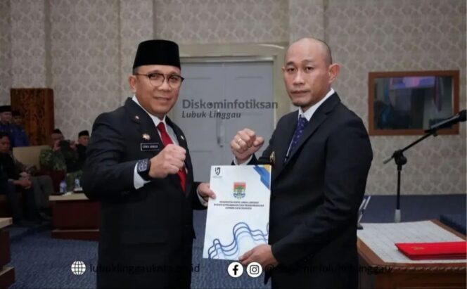 
 Walikota Lubuk Linggau Lantik Pj Sekda dan 59 Pejabat